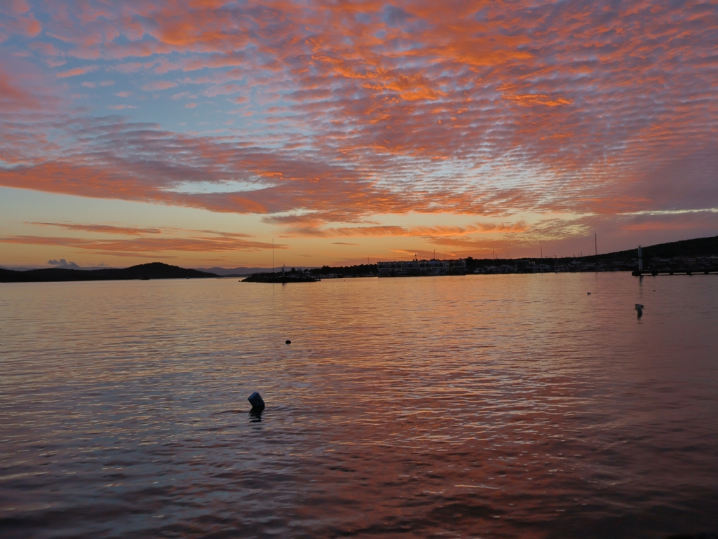 AYVALIK G�N BATIMI