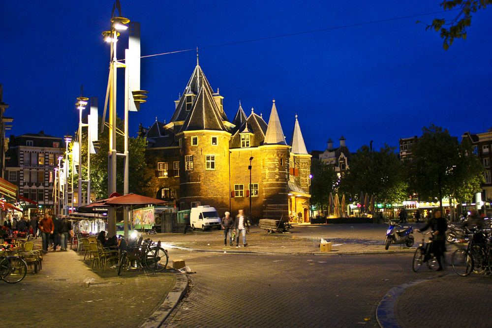 Amsterdam'dan bir sokak karesi...