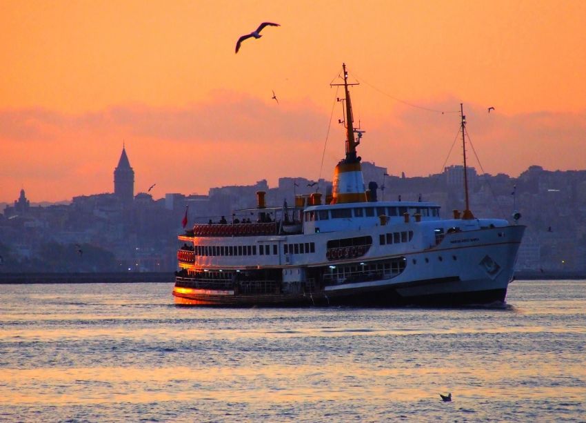 Bir galata bir vapur