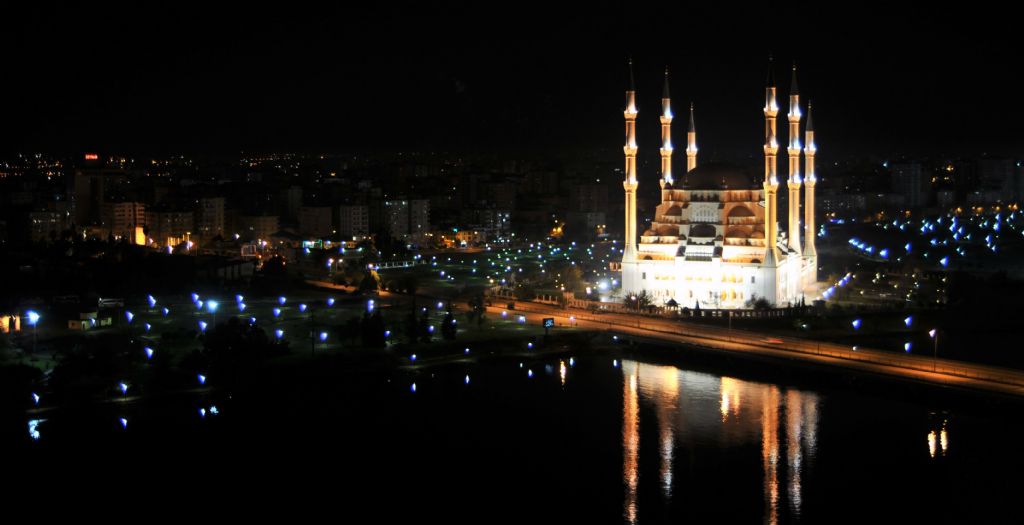 seyan nehri ve merkez camii