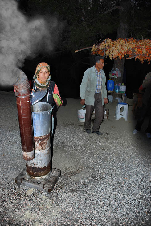 Yol kenarnda msrdan ekmek