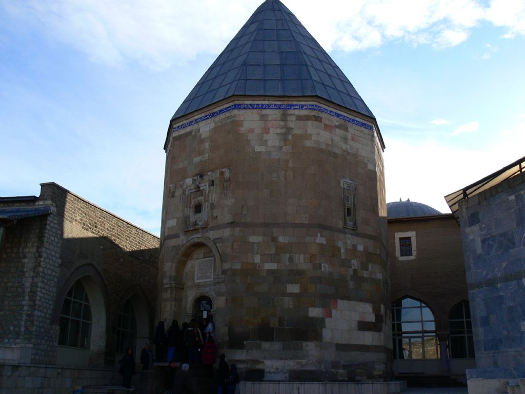 Konya Alaaddin tepesindeki Alaaddin Keykubat camii