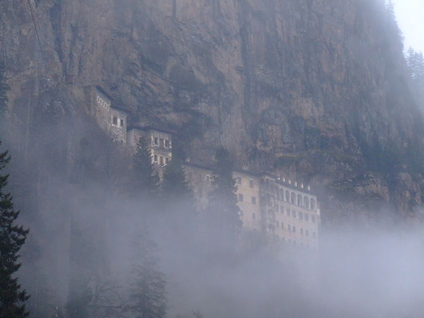 SUMELADA SS BASTIRIRKEN