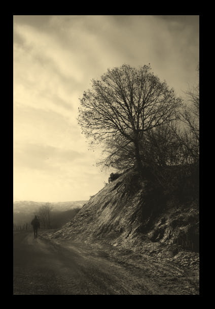 Gidiyorum Ardma Bakmadan