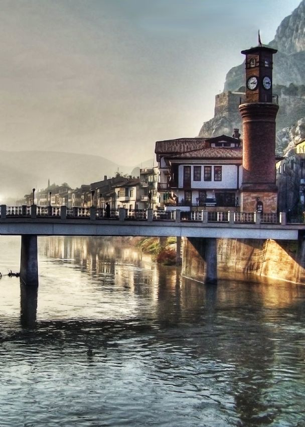 amasya retmen evi ve saat kulesi