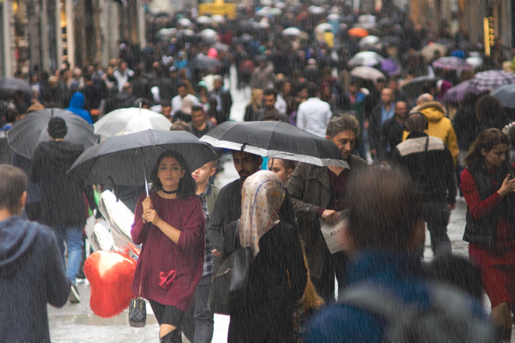 stiklal; Yamur ve Kadn