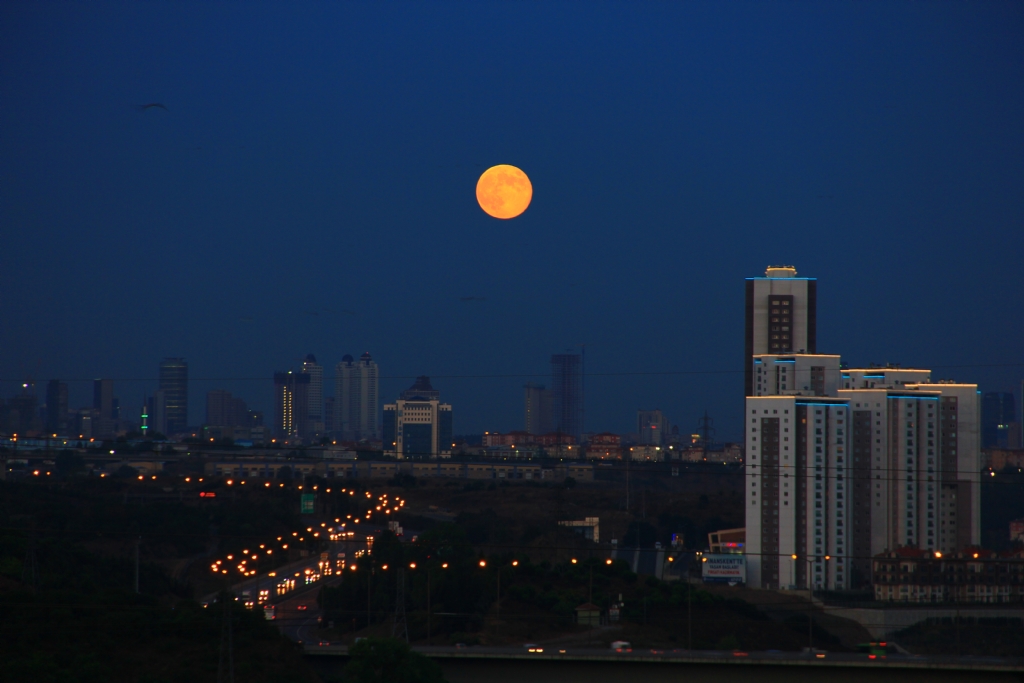 mavi gece, sar ay...