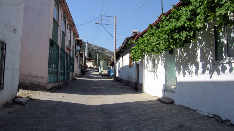 Serinhisarda bir cadde