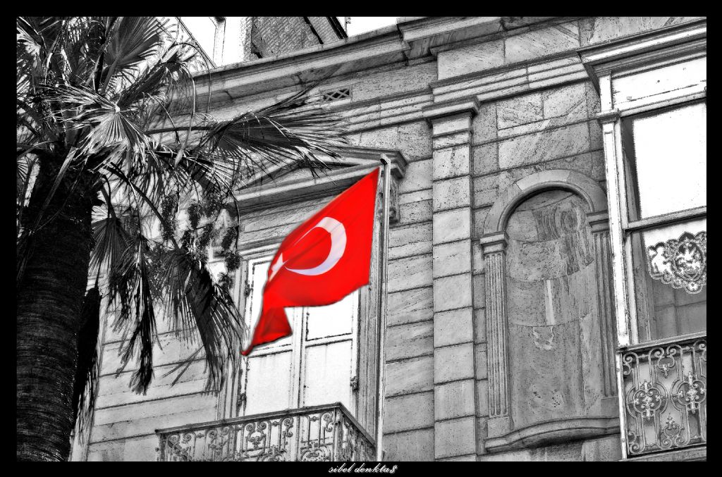 dalgalan sen de afaklar gibi ey anl hilal !