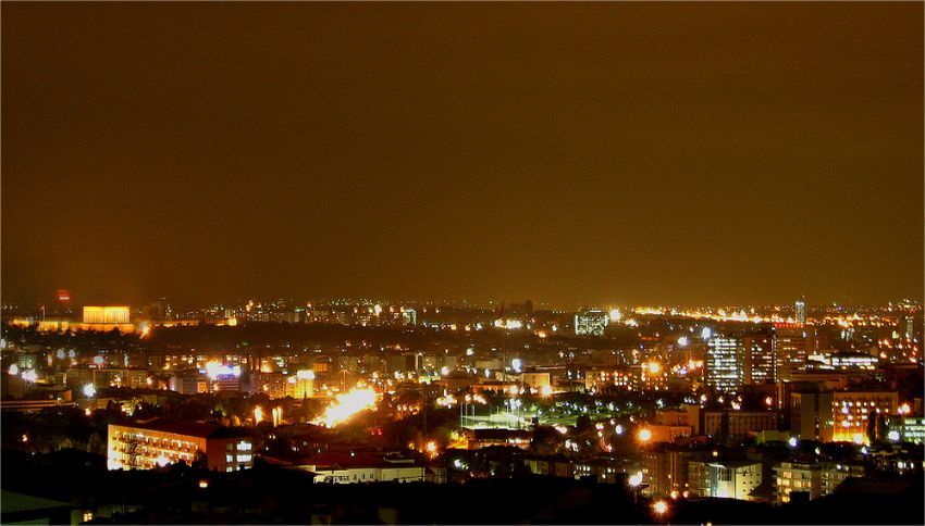 Ankara'da Gece Bi Baka