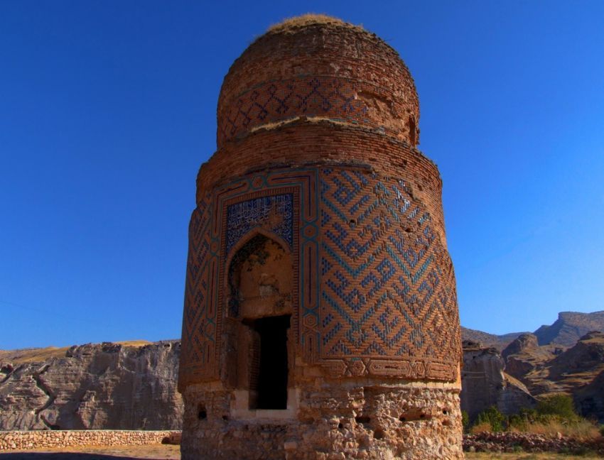 Zeynel Bey Trbesi (Hasankeyf)