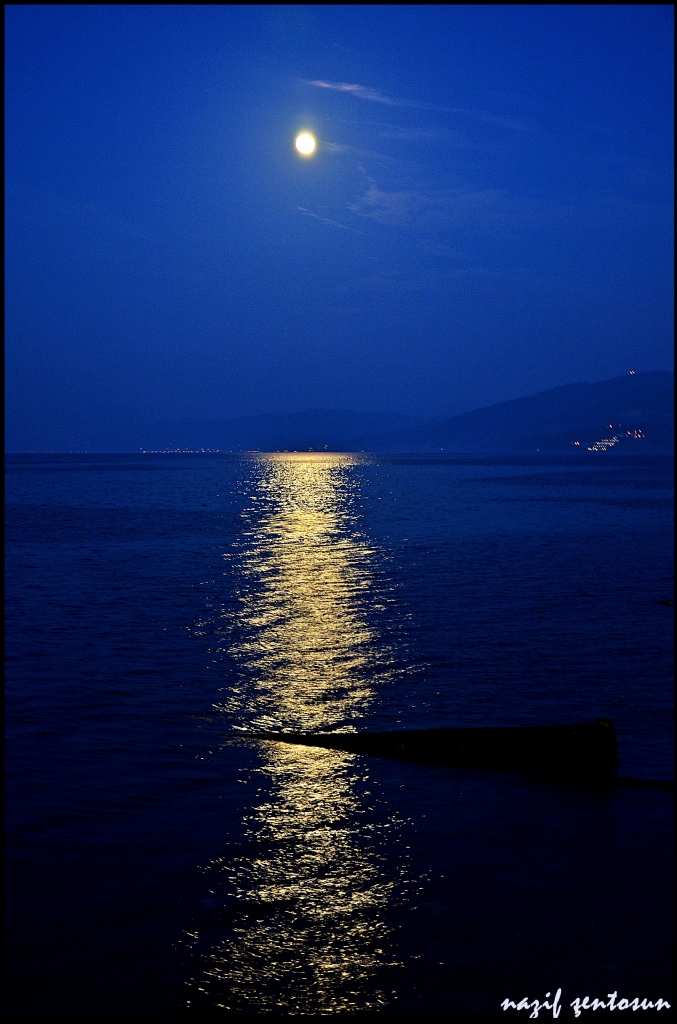 MUDANYA' DA GECE OLUYOR...