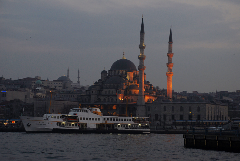 Bir akamst Yeni Camii