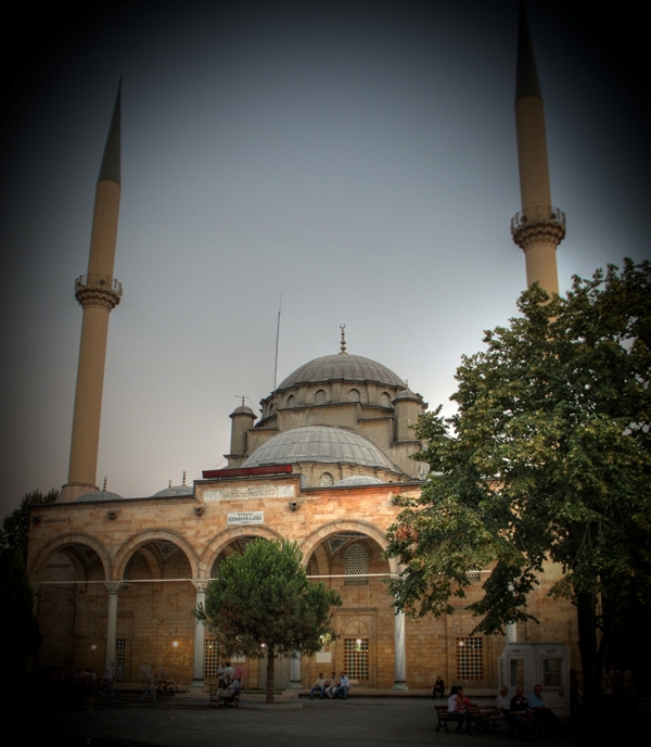 Dzce'den bir camii manzaras