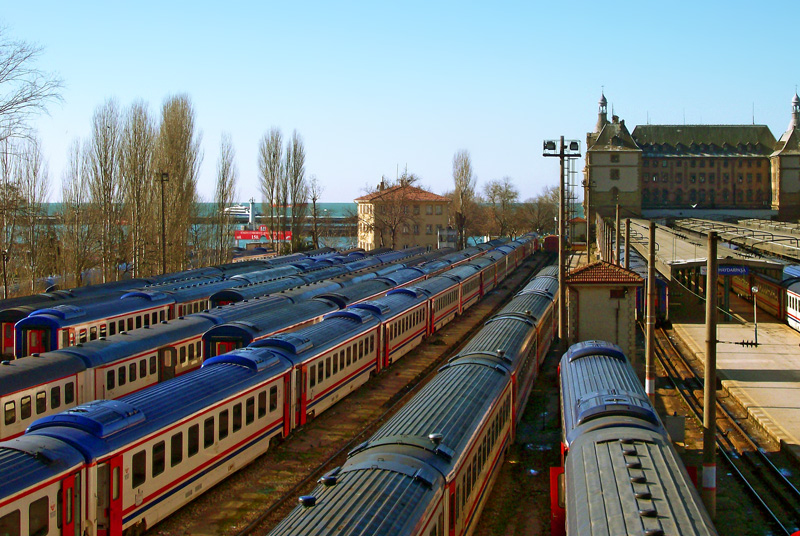 haydarpaa mavi tren  gar