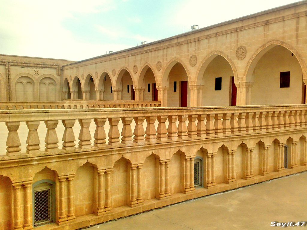 Mardin Midyat Mor Gabriel Manastr ( Deyrul umur)