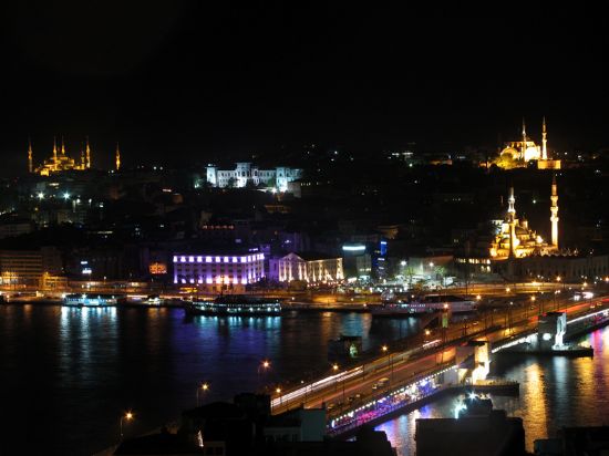 Galata’dan Emin�n�