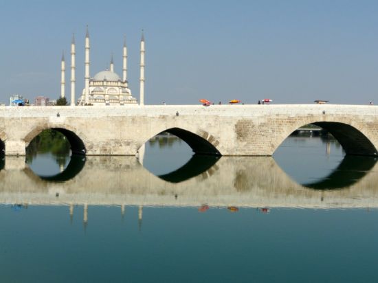 Ta Kpr Ve Adana Merkez Camii