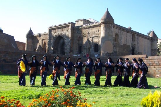Bitlis’in Hi Bitmeyen Folklor Tarihi