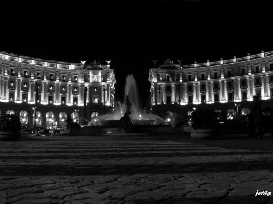 Rome - Repubblica - Black-white Nihgt