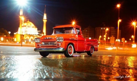 Miniciks Hayatlar ” 1958 Chevrolet Apache Bokeh ”