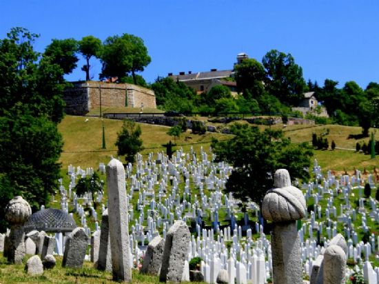 Dedeler Ve Torunlar ( Saray Bosna)