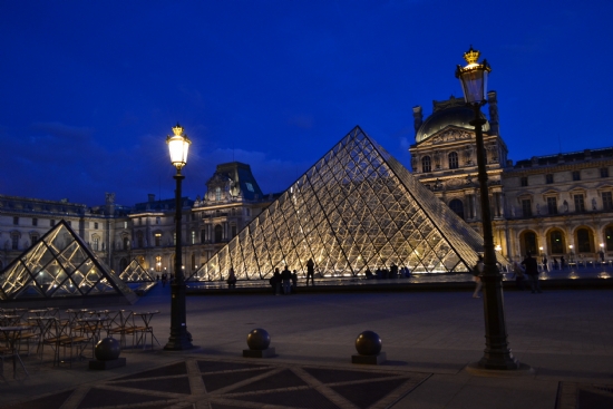 Paris Louvre Muzesi